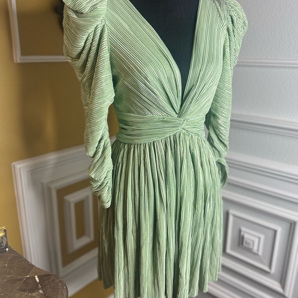Elegant Mint Green Pleated Dress - Picture 7 of 12
